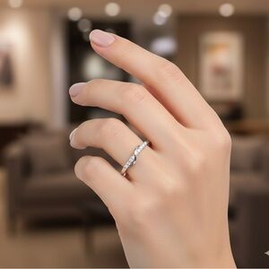 Elegant 925 Sterling Silver Women's Ring